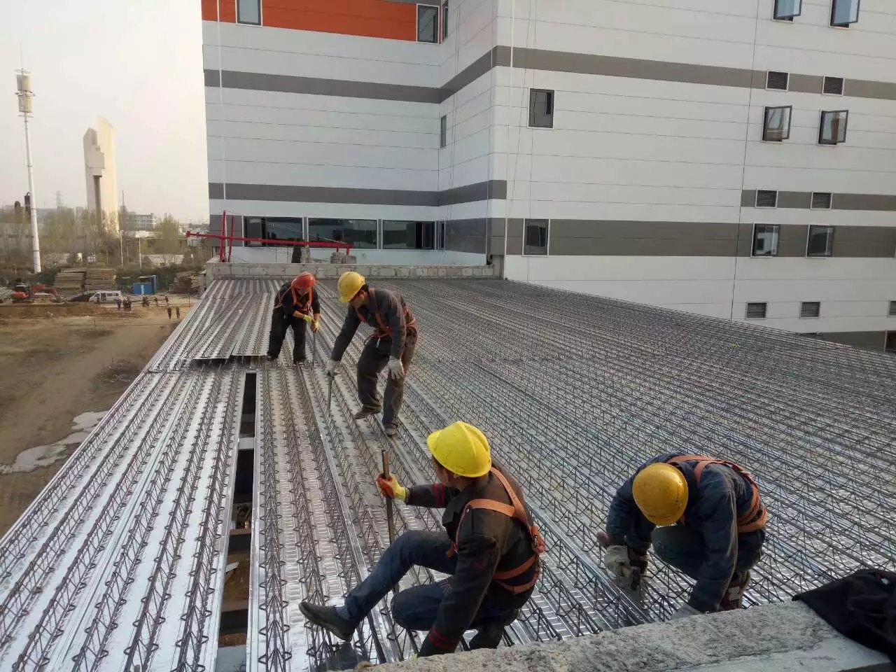 鋼筋桁架樓承板